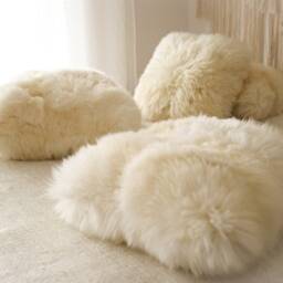 Real Creamy White Sheepskin Pillow Cushion 3 Sizes M, L, Xl - thumbnail 2