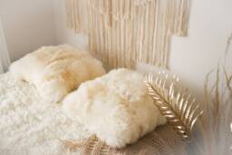 Real Creamy White Sheepskin Pillow Cushion 3 Sizes M, L, Xl - thumbnail 1