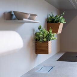 Magnetic Oak Wood Planter Box Joint Herb & Flower Pot - thumbnail 3