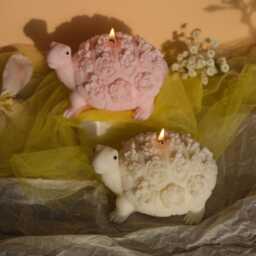 Turtle Blossom Candle - Handmade Soy Wax Floral Decorative Home Decor Mother's Day Gift Valentines - thumbnail 4