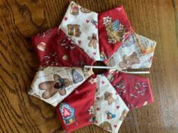 Christmas Tree Skirt, 11 Inch Diameter, Table Top, Tiny, Dianna Marcum, Small, Gingerbread, Red, Burgundy, Quilted