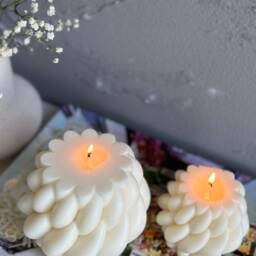 Large Knitted Soy Candle Modern Geometric Decor - thumbnail 2