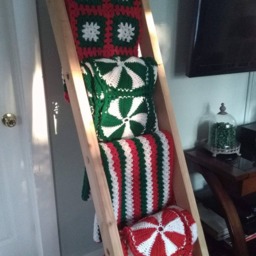 Granny Square Blanket, Holiday Christmas Throw, Farmhouse - thumbnail 3