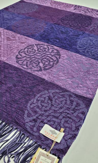 Calzeat Made in Scotland Jacquard Woven Celtic Knot Heather Throw - image 1