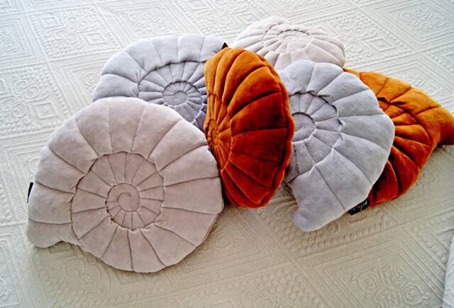 Handcrafted Velvet Shell Pillow Coastal Home Decor - 40x30 cm - image 1
