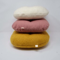Quilted Square Cushion in Old Pink Recycled Wool Sheet, Handmade France, 30x30cm, Polyester Fiber Padding, Black Leather Button - thumbnail 3