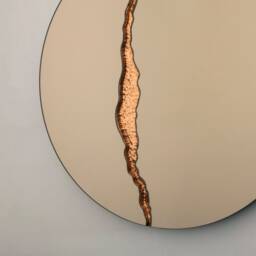 Fracture??? Handcrafted Bronze Round Mirror With Copper Detail - thumbnail 3