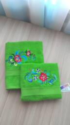 Green Bath Towel With Embroidery. Bath Set A Floral Ornament. You Can Collect Yourself Of Towels