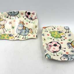 A Pair Of Soap Dishes in Crazy Farm Design - thumbnail 2