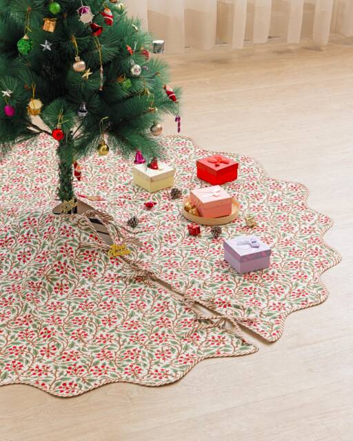 Garland Of Christmas Tree Skirt, Red Green White Hand Block Printed Custom Cover, Unique Home Decoration Gift, Decor - image 1