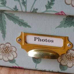 William Morris Photo Box Handmade Daisy Design Stationery - thumbnail 3