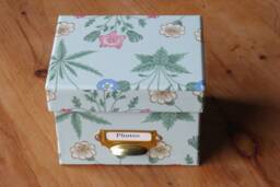 William Morris Photo Box Handmade Daisy Design Stationery