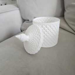 Matt White Geometric Soy Candle - Luxury Home D??cor & Gift - thumbnail 4