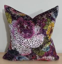 Designers Guild Mattiazzo Damson & Omega Velvet Cushion Cover 45x45 cm - thumbnail 1