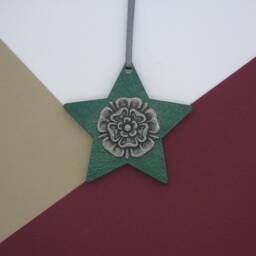 Tudor Rose Christmas Decoration - Ornament Gift History Lover Charm Buff - thumbnail 2