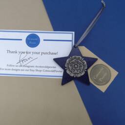Tudor Rose Christmas Decoration - Ornament Gift History Lover Charm Buff - thumbnail 4