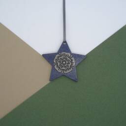 Tudor Rose Christmas Decoration - Ornament Gift History Lover Charm Buff - thumbnail 3