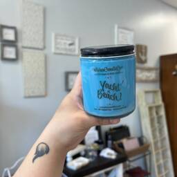 Yacht N' Beach 8Oz Candle With Free Pin Inside - Nautical New England Coastal Decor Green Clover & Aloe Resort Lobby - thumbnail 3