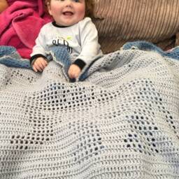 Crochet Elephant Baby Blanket Filet Lace, Scalloped Edge - thumbnail 3