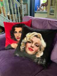 Marilyn Monroe Velvet Cushion Cover Handmade Hollywood Decor - thumbnail 1