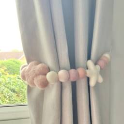 Blush Cloud, Star & Feltball Tie Back/Neutral - thumbnail 3