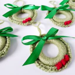Mini Christmas Wreath Decorations Pack Of 5 - Wreaths For A Small Tree Craft Supplies Decoration - thumbnail 4