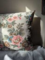 Vintage Floral Cushion Cover Cottage Throw Pillow Botanical Garden - thumbnail 1