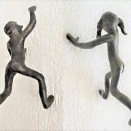 Last Copy/Girl Hanging Solid Bronze Figurine/ Black Patin/ Climing Against The Wal/ Part Of Billies Family/ Made For Craftzz Design/ 6.7 - thumbnail 2
