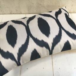 Silk Ikat Pillow Cover, Handwoven Cushion, Modern Home Decor - 16x24 - thumbnail 4