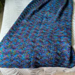 Blue/Green/Purple Wave Lace Throw - thumbnail 2