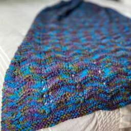 Blue/Green/Purple Wave Lace Throw - thumbnail 3