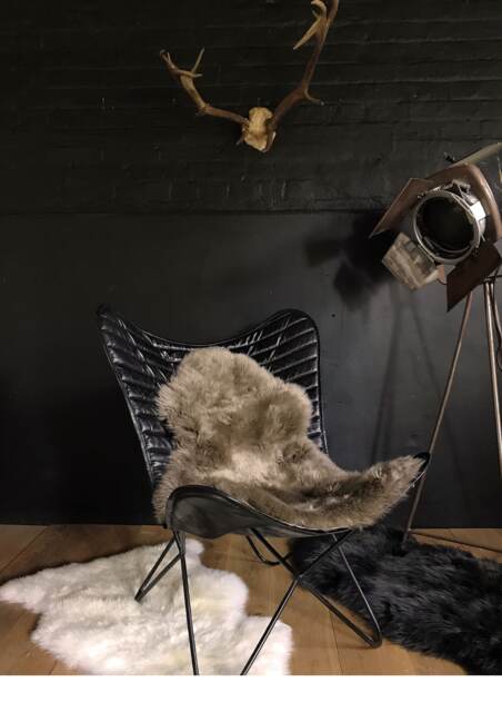 Natural Sheepskin Rug Soft Wool Fibre Rug - 86x55cm - image 1