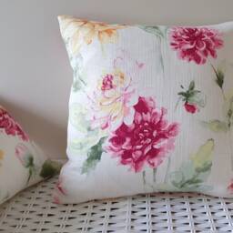 Laura Ashley Dahlia Floral Cushion, Backed With Off White Fabric, Handmade A Zip Fastening 16 - thumbnail 2