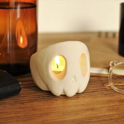Skull Candle Holder - Tealight Gift Halloween Decoration - thumbnail 2