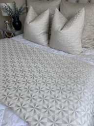 King/Queen Twin Bed Runner Throw Scarf Geometric Pattern Bedroom Decor - Subtle Soft Grey Ivory , Designer Braxton Mist Fabric