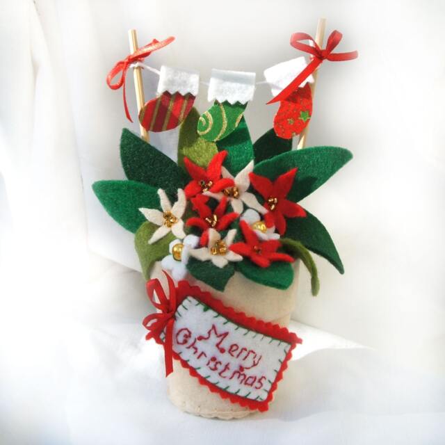 Felt Poinsettia Flower Pot Christmas Table Decoration With Stocking Bunting - image 1
