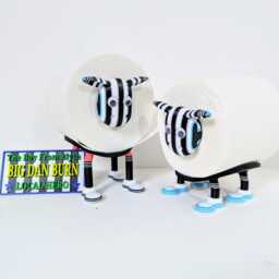 Newcastle United Sheep Toilet Roll Holder Dan Burn - Big Nick W Edition, 2025/26 Premiersheep Funny Football Gift For Him Or Her - thumbnail 3