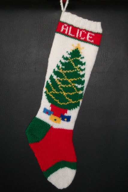 PDF Pattern Only Hand Knitted Christmas Tree With Garland Stocking - image 1