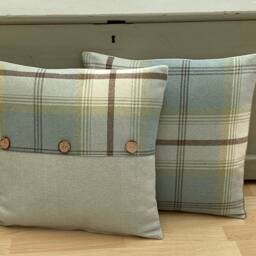 Balmoral Extra Large Tartan Plaid Throw Pillow Cover With Coconut Buttons - thumbnail 2