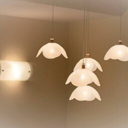 Chandelier With Multiple Art Glass Flower Shaped Pendant Lights. Flower Design - thumbnail 2
