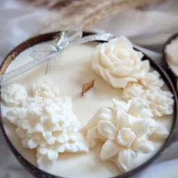 Coconut Shell Candle Natural Soy Wax With Floral Accents - thumbnail 2