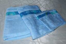 Set Of 2 Decorated Towels & Gloves, Blue Decorations Water Green On