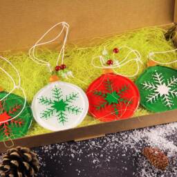 Snowflakes Glass Christmas Set Of Balls, Hand Painted Fused Art Ornaments - thumbnail 3
