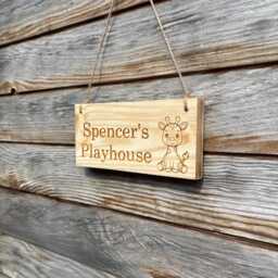 Personalised Giraffe Playhouse Sign - Custom Engraved Solid Wood Name Plate - thumbnail 4