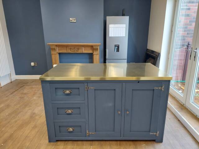 Brass Top Shaker Style Kitchen Island With Breakfast Bar - image 1