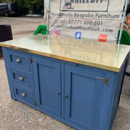 Brass Top Shaker Style Kitchen Island With Breakfast Bar - thumbnail 3