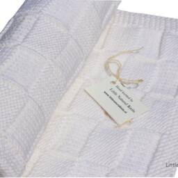 Sale 30% Off Hand Knitted Merino Wool Baby Blanket in Winter White, Bassinet Cover - thumbnail 2