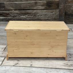Traditional Pine Blanket Box, Victorian Style Storage Trunk, Coffee Table - thumbnail 4