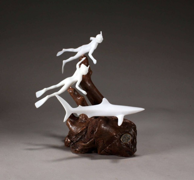 Pellucida Blue Shark Sculpture Divers On Burlwood Base, 9In - image 1