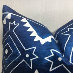 Handwoven Silk Ikat Pillow Cover, 20x20, Modern Home Decor - thumbnail 3
